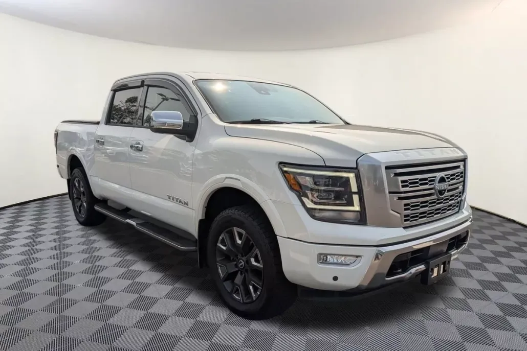 2023 Nissan Titan Platinum Reserve photo 1