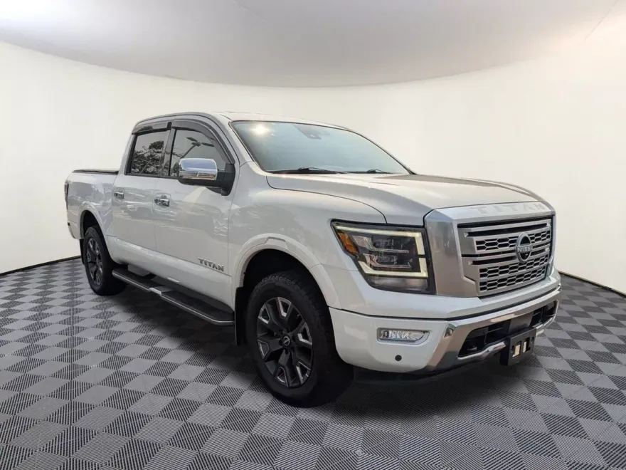2023 Nissan Titan Platinum Reserve photo 1