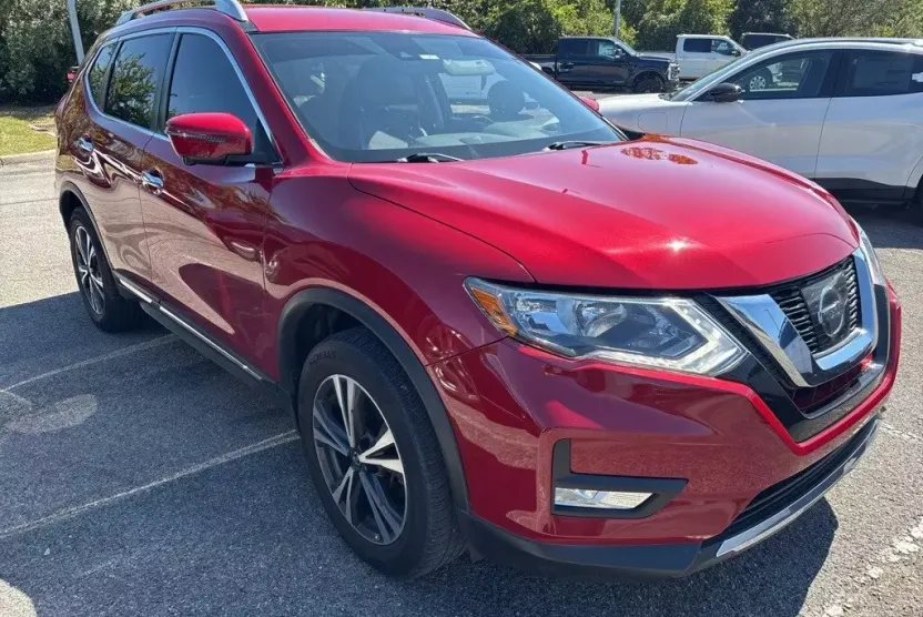 2017 Nissan Rogue SL photo 1