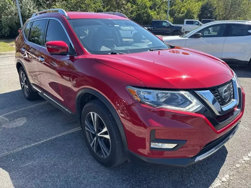 2017 Nissan Rogue SL photo 1