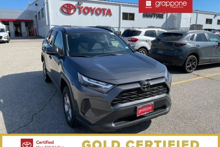 2023 Toyota RAV4 XLE photo 1