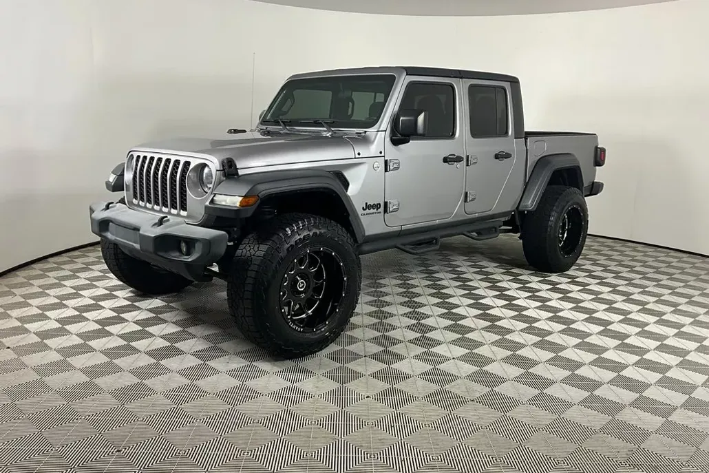 2020 Jeep Gladiator Sport photo 1
