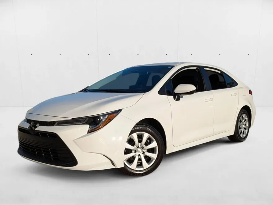 2024 Toyota Corolla LE photo 1