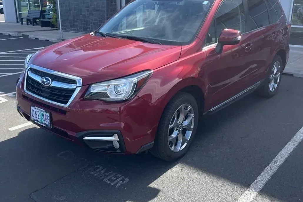 2018 Subaru Forester 2.5i Touring photo 1