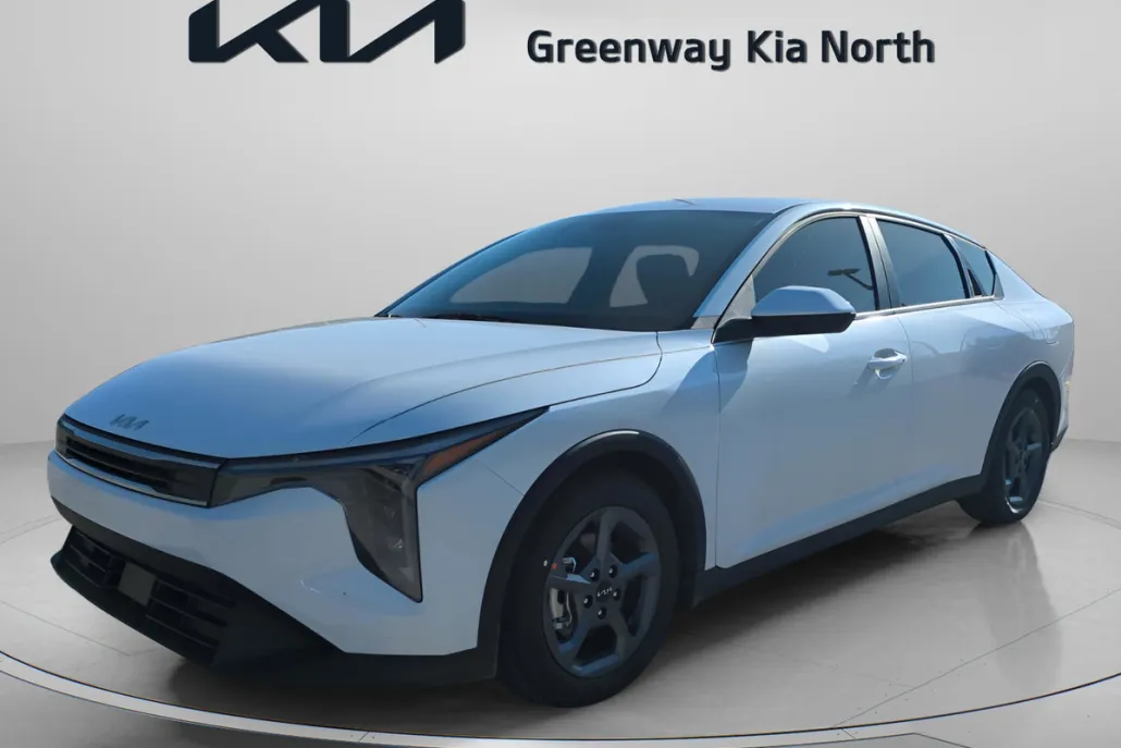 2025 Kia K4 LXS photo 1