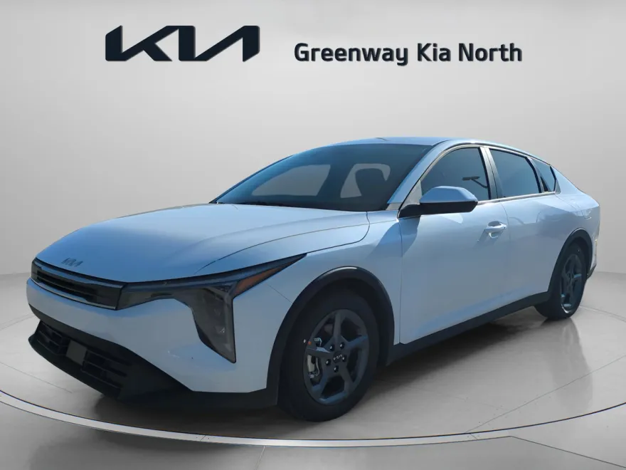 2025 Kia K4 LXS photo 1