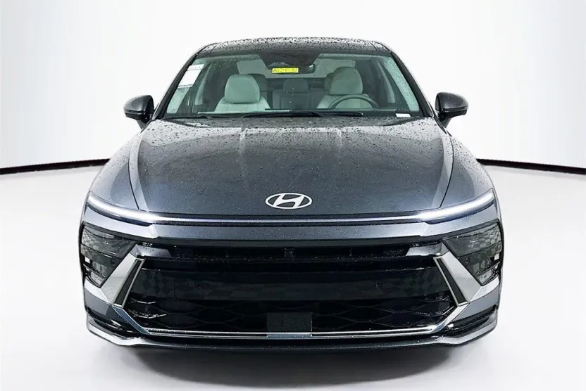 2025 Hyundai Sonata Hybrid Limited photo 1