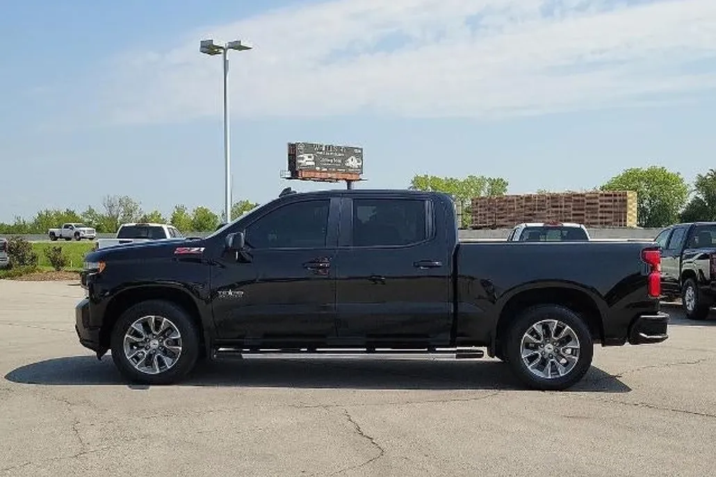 2021 Chevrolet Silverado 1500 RST photo 1