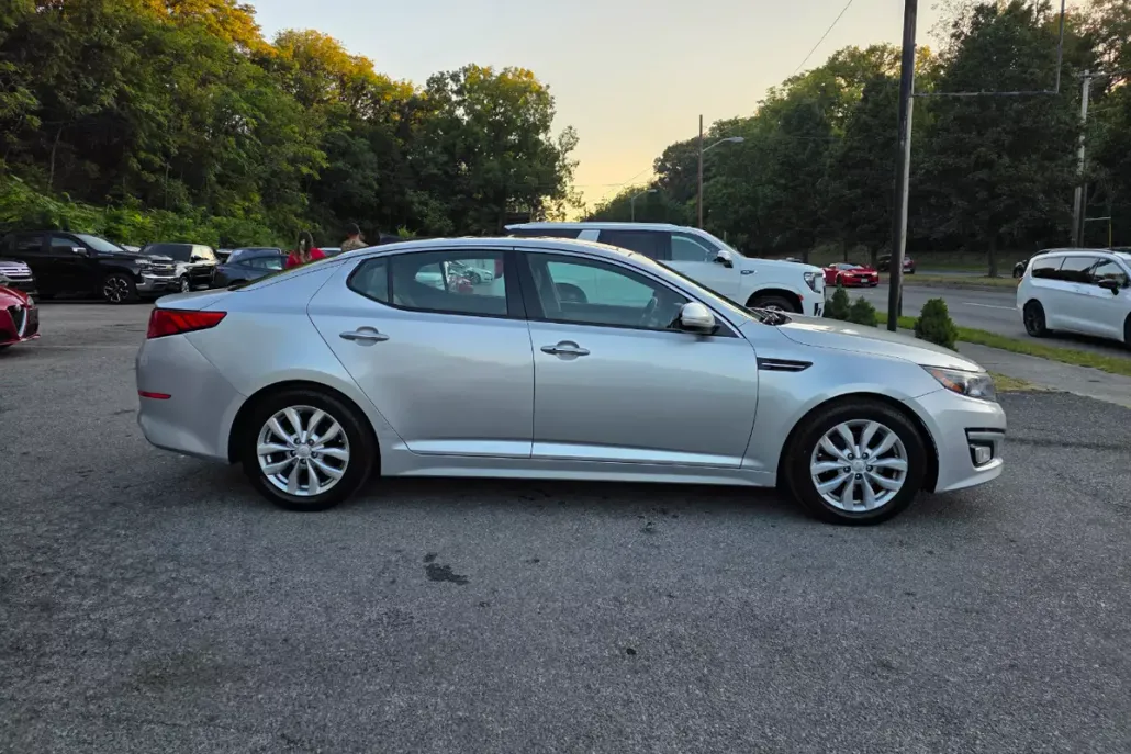 2015 Kia Optima EX photo 1