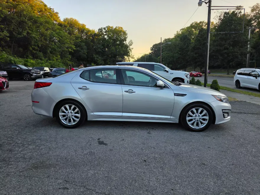 2015 Kia Optima EX photo 1