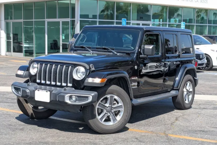 2020 Jeep Wrangler Unlimited Sahara photo 1