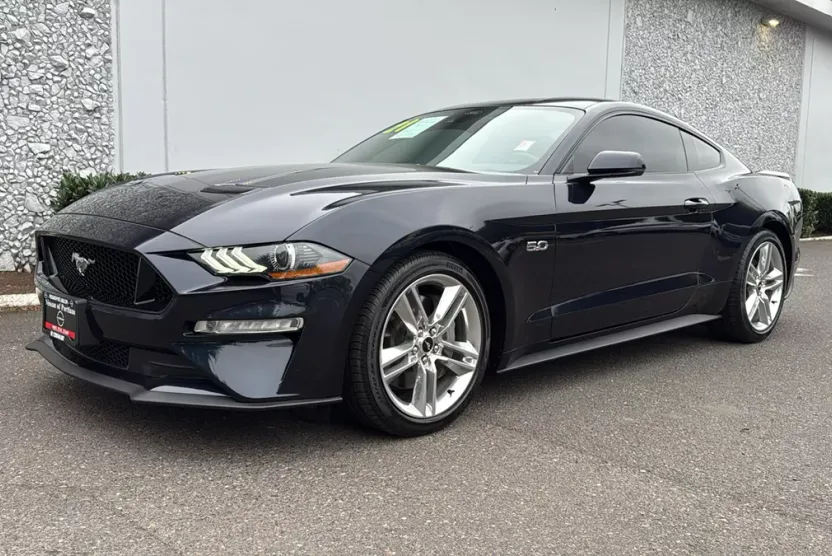 2021 Ford Mustang GT Premium photo 1