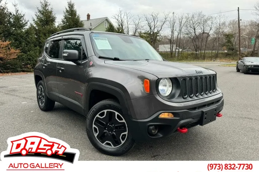 2016 Jeep Renegade Trailhawk photo 1