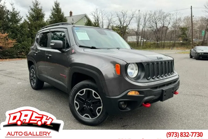 2016 Jeep Renegade Trailhawk photo 1