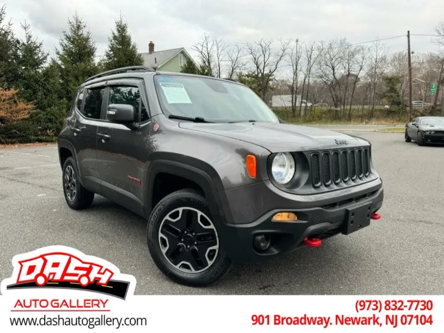 2016 Jeep Renegade Trailhawk photo 1