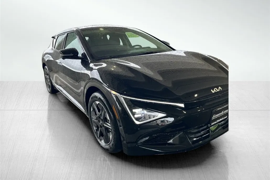 2025 Kia EV6 Wind photo 1