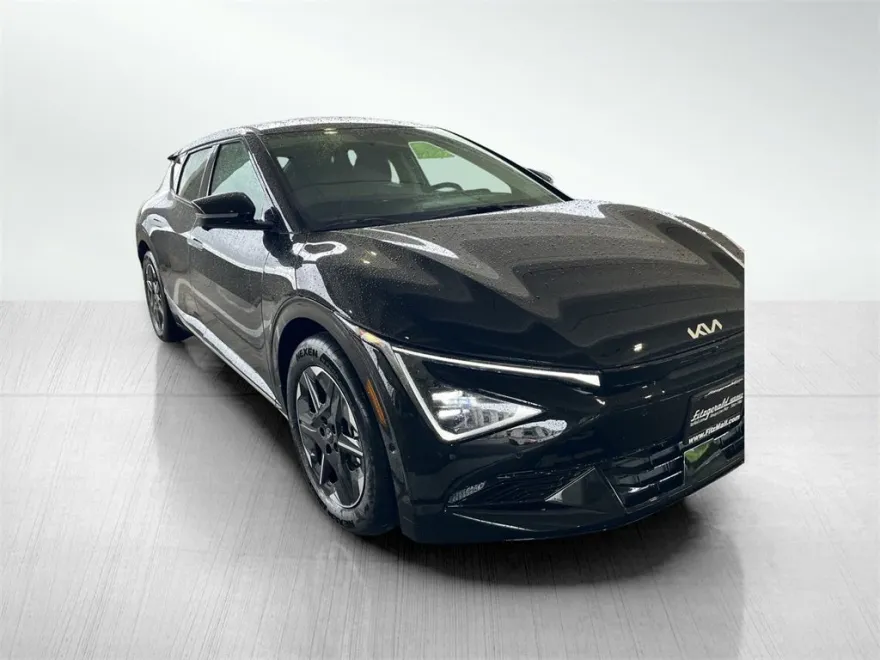 2025 Kia EV6 Wind photo 1