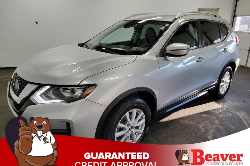 2019 Nissan Rogue SV photo 1