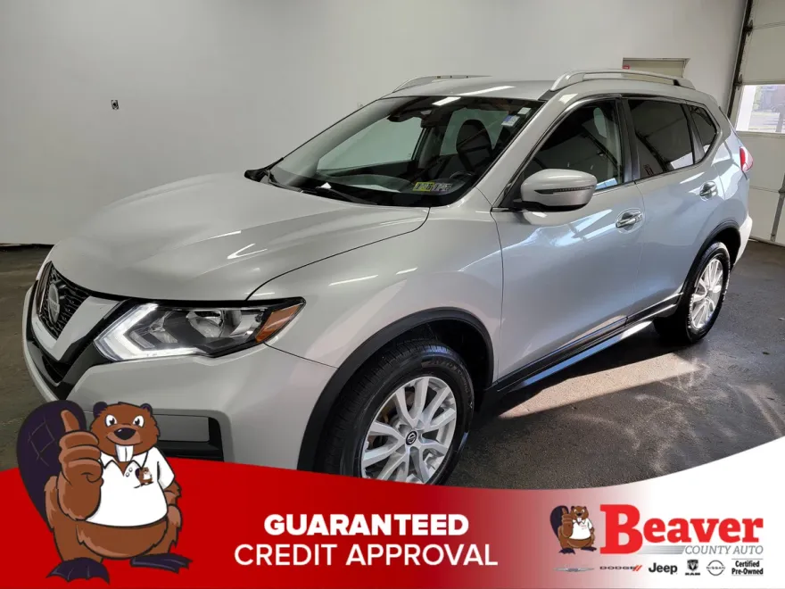 2019 Nissan Rogue SV photo 1