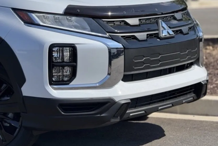 2025 Mitsubishi Outlander Sport ES SE LE photo 1