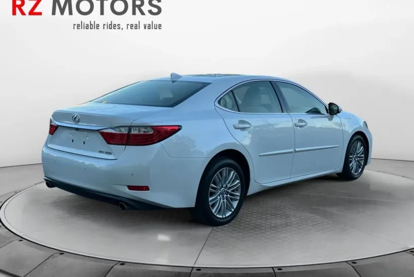 2015 Lexus ES 350 photo 1