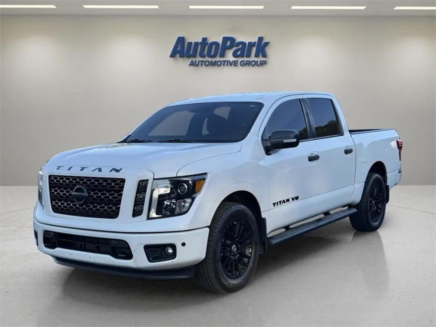 2018 Nissan Titan SV photo 1