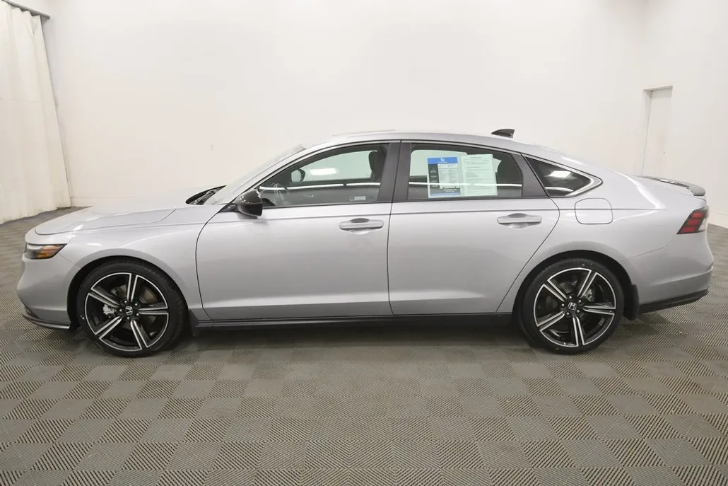 2023 Honda Accord Hybrid Sport photo 1