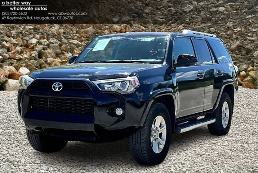 2016 Toyota 4Runner SR5 photo 1