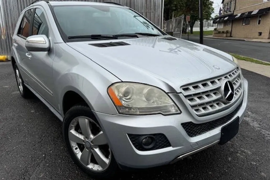 2009 Mercedes Benz ML 350 4MATIC photo 1