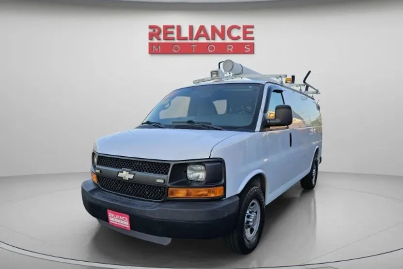 2011 Chevrolet Express 2500 Cargo Van photo 1