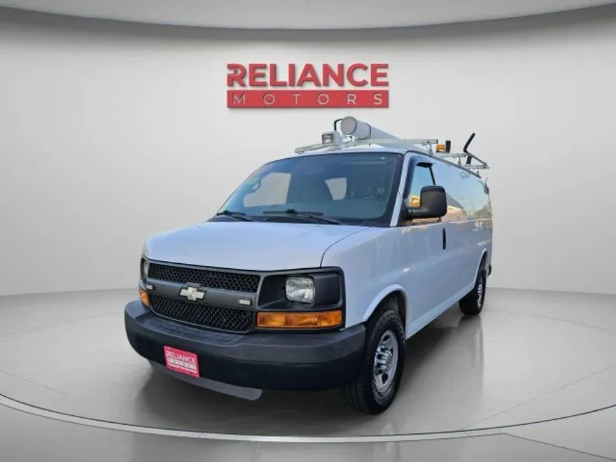 2011 Chevrolet Express 2500 Cargo Van photo 1