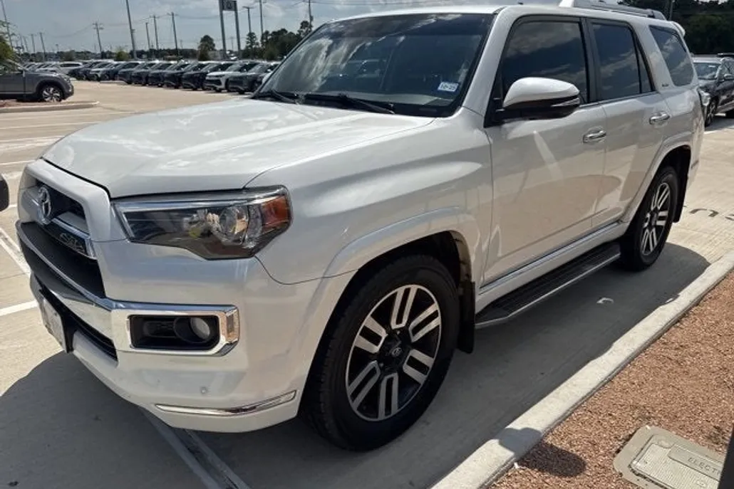 2019 Toyota 4Runner Limited photo 1