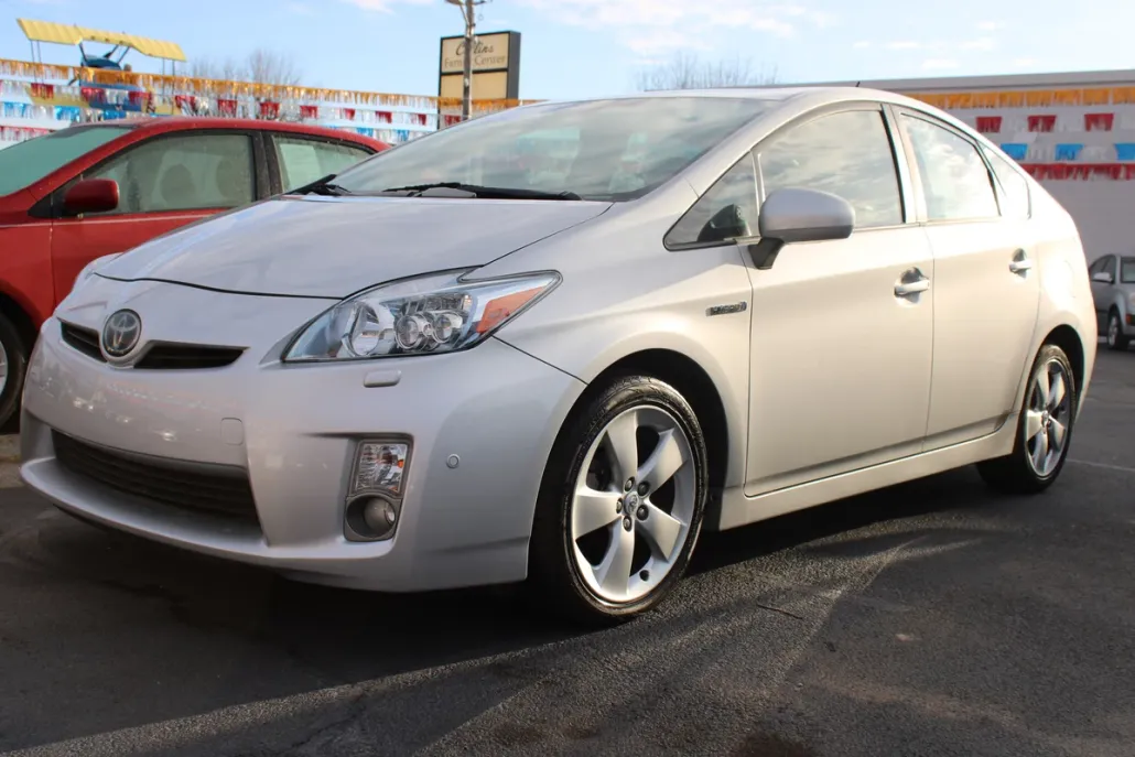 2010 Toyota Prius photo 1