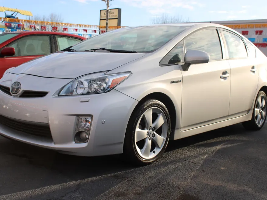 2010 Toyota Prius photo 1
