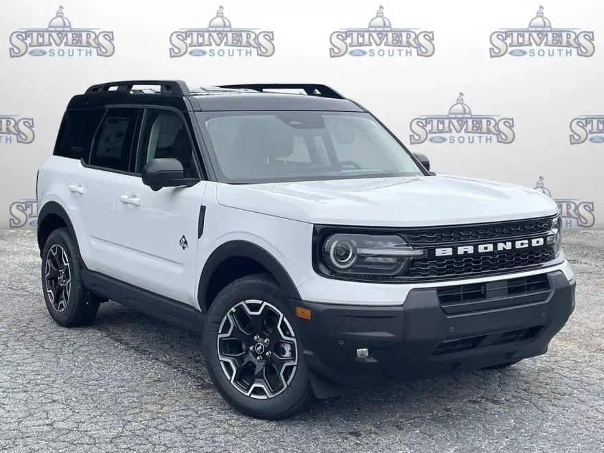 2025 Ford Bronco Sport Outer Banks photo 1