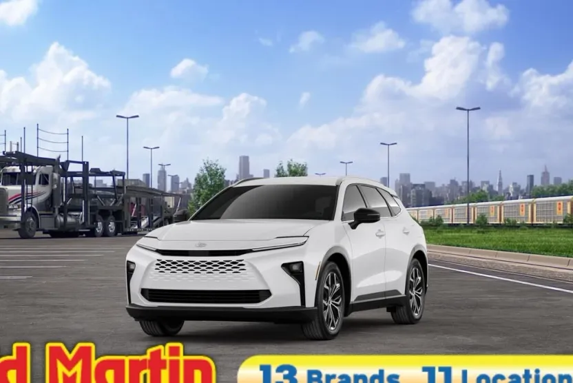 2025 Toyota Crown Signia XLE photo 1