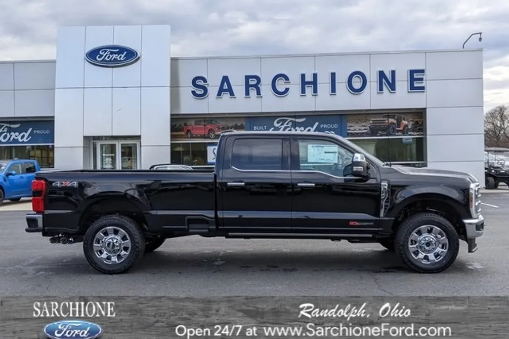 2025 Ford F-350 Lariat photo 1