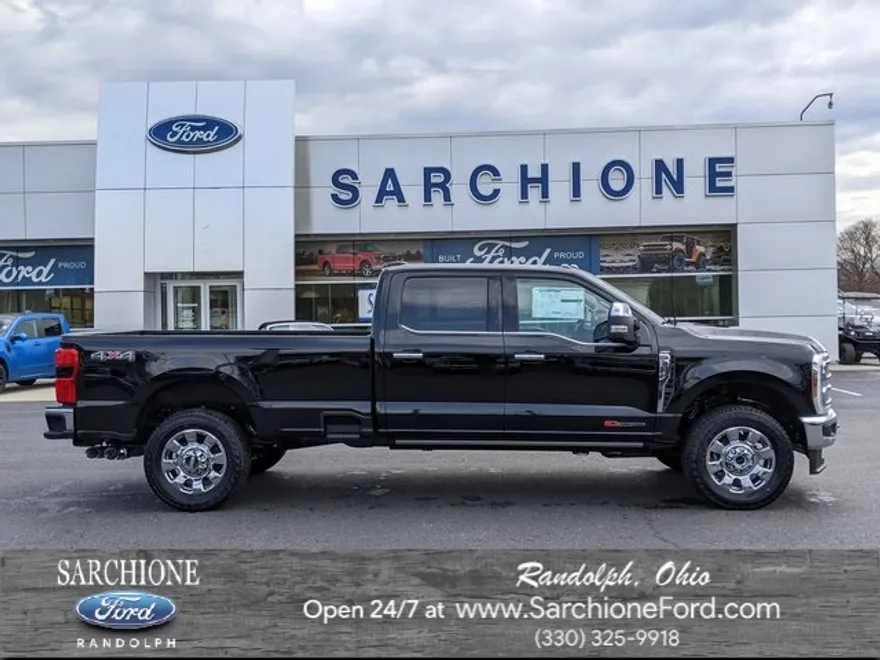 2025 Ford F-350 Lariat photo 1