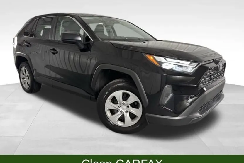 2023 Toyota RAV4 LE photo 1