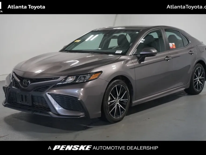 2024 Toyota Camry SE photo 1