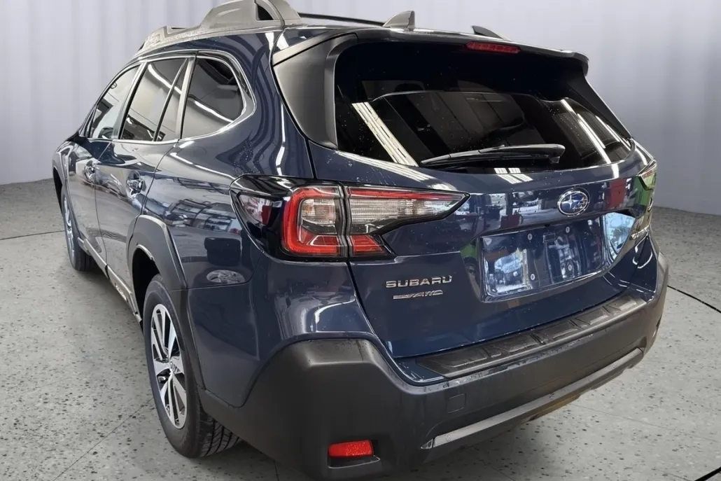 2024 Subaru Outback Premium photo 1