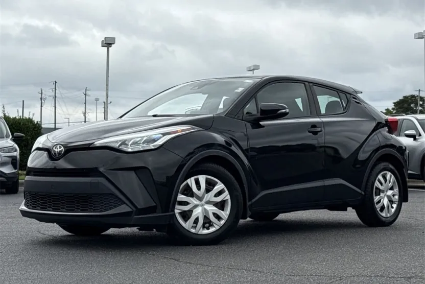 2021 Toyota C-HR LE photo 1