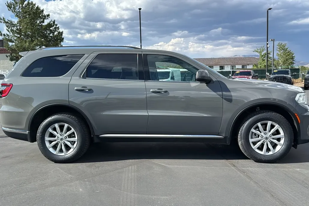 2022 Dodge Durango SXT photo 1
