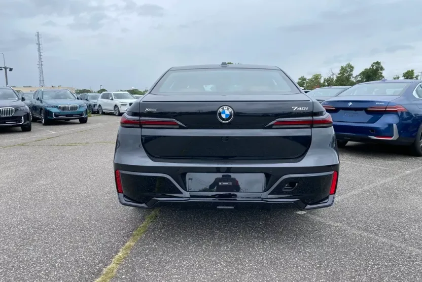 2026 Bmw 740i xDrive Sedan photo 1