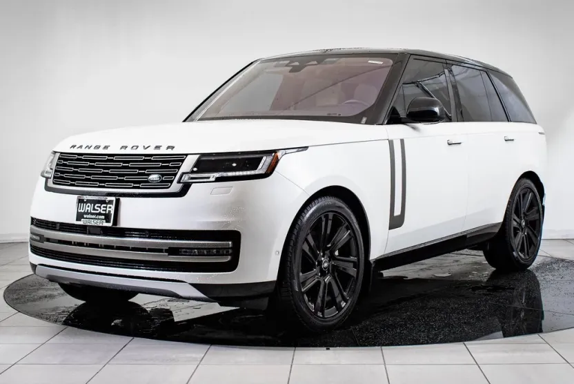 2022 Land Rover Range Rover SE photo 1