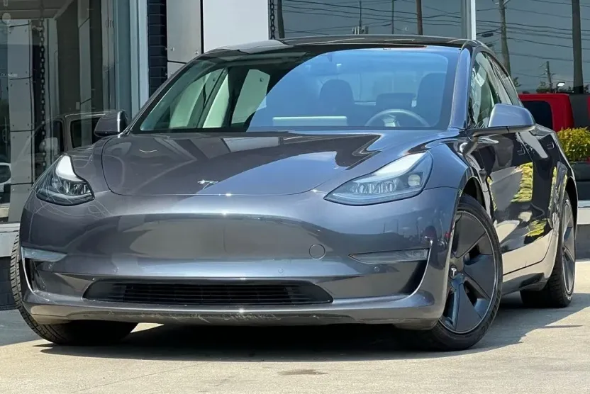 2021 Tesla Model 3 Standard Range Plus photo 1