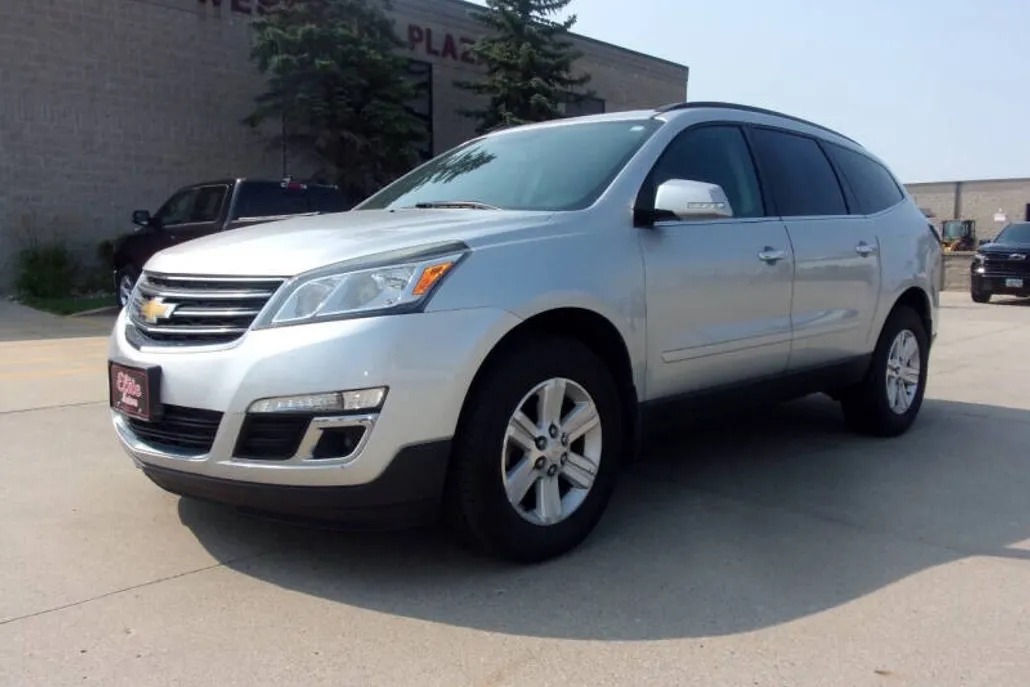 2014 Chevrolet Traverse 1LT photo 1