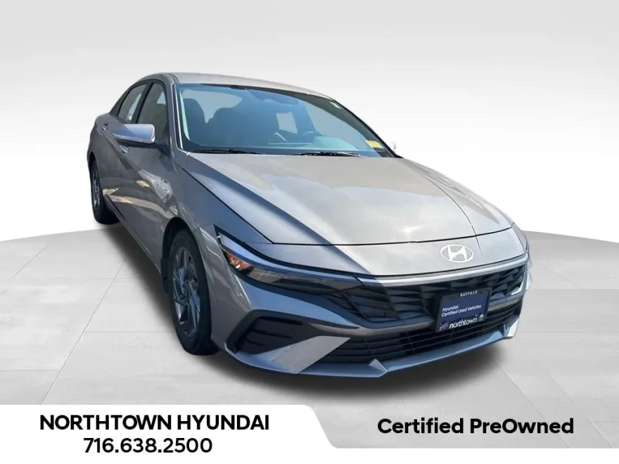 2024 Hyundai Elantra SEL photo 1