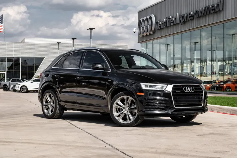 2017 Audi Q3 Prestige photo 1
