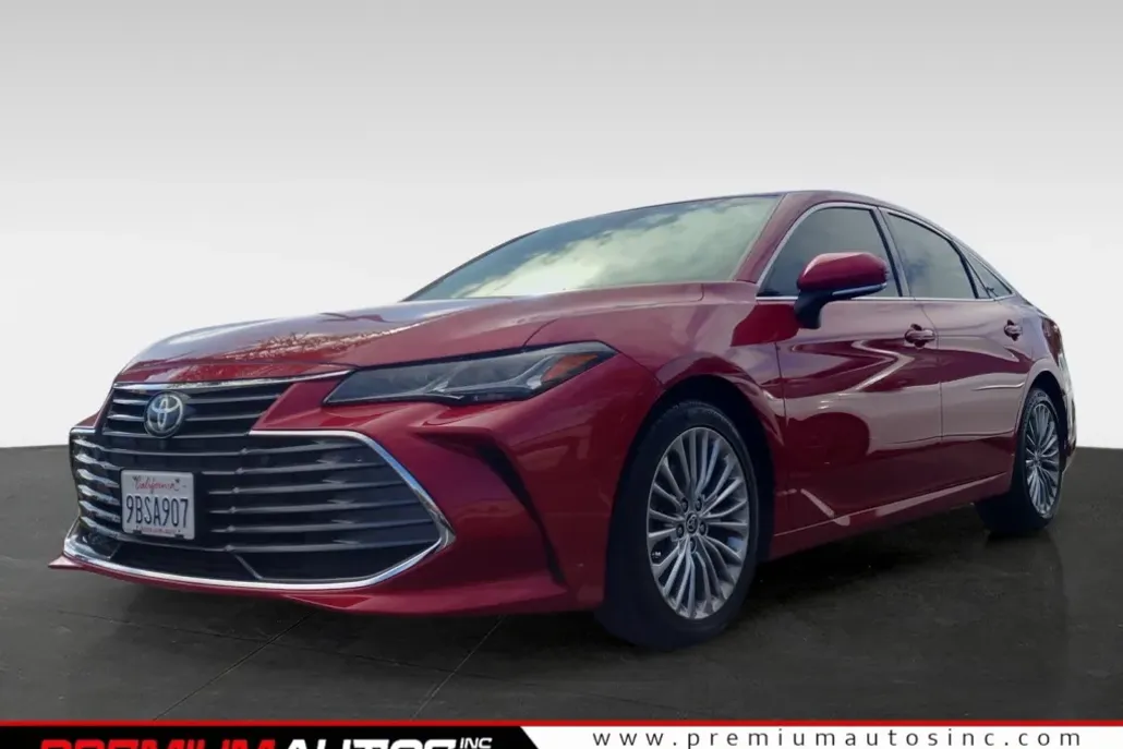 2022 Toyota Avalon Limited photo 1